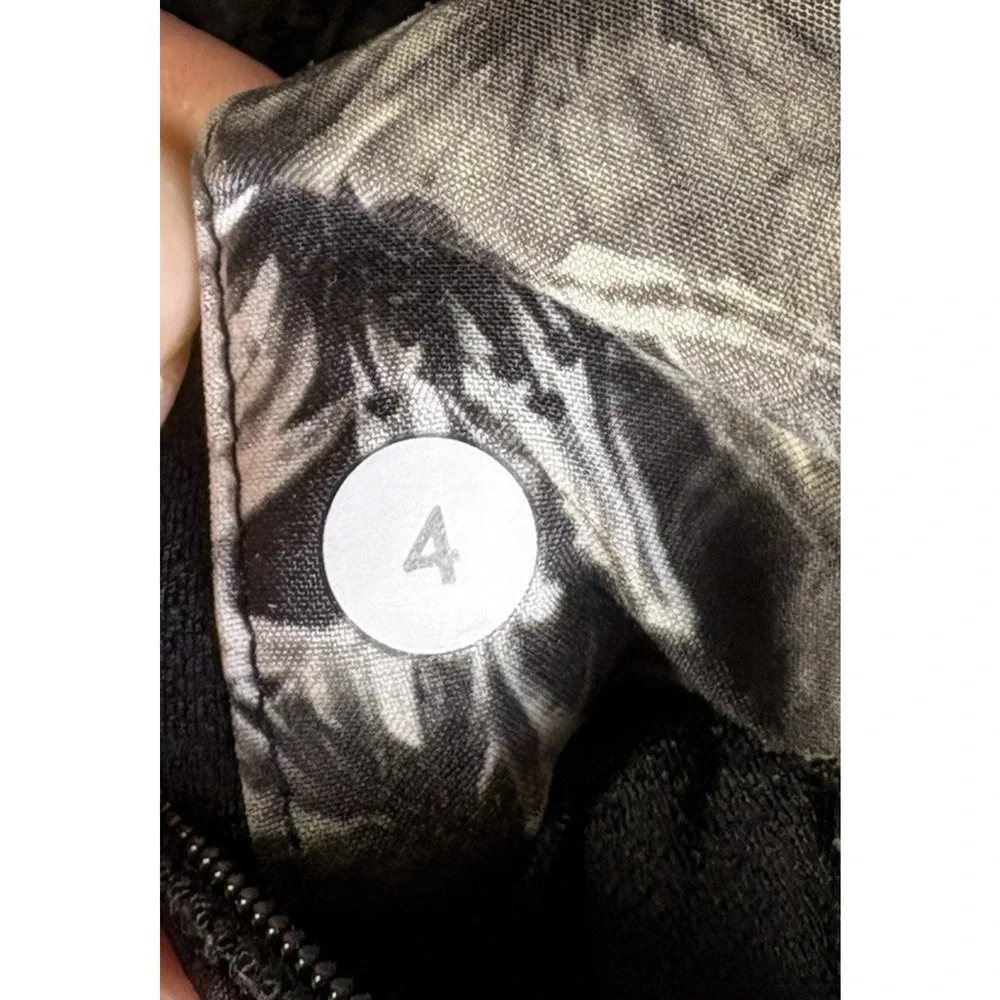 Lululemon Bring Back The Track‎ Jacket Womens 4 Flowabunga Black Grey Angel Wing